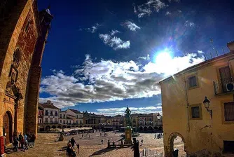 Градът, който Лео ди Каприо избра за диамантената си империя