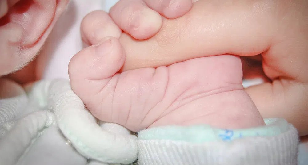 Това семейство има 3 дъщери, родени на 25 август, но в различни години