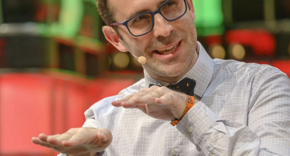 Кой е Емет Шиър – новият лидер в света на изкуствения интелект