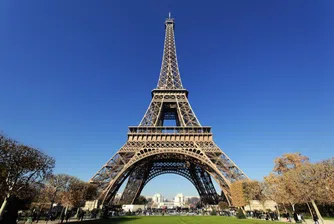 Айфеловата кула през вековете и 10-те ѝ най-важни модификации