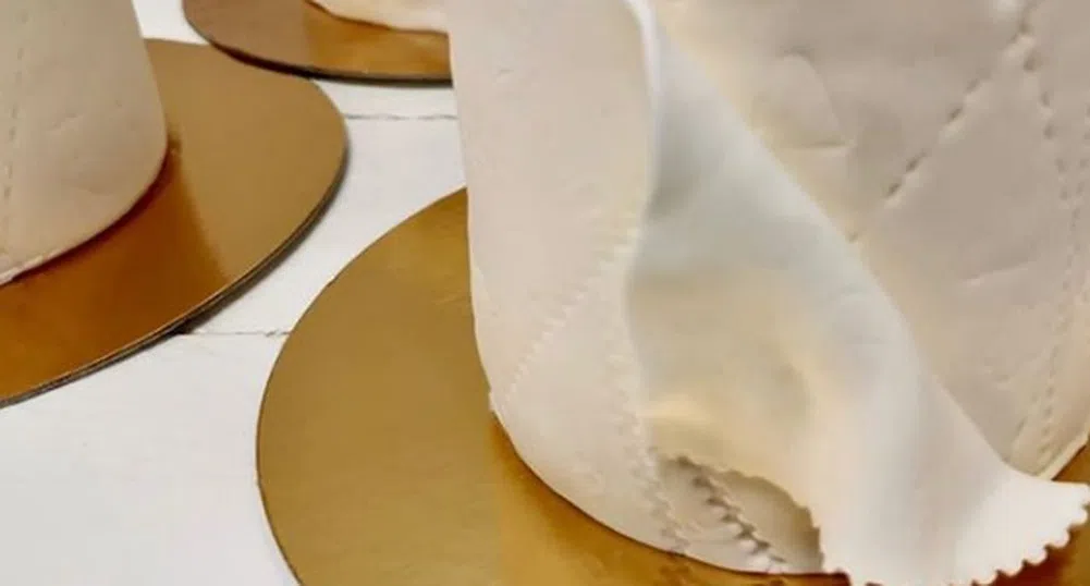 Пекарна спаси бизнеса си с торта във формата на тоалетна хартия