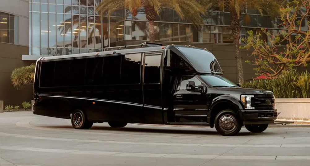 Как изглежда елитен офис на колела за 1 млн. долара?