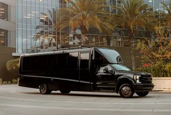 Как изглежда елитен офис на колела за 1 млн. долара?