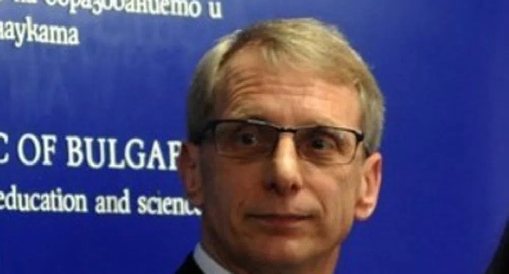 Николай Денков: Целта е 70% от учителите да са ваксинирани до септември