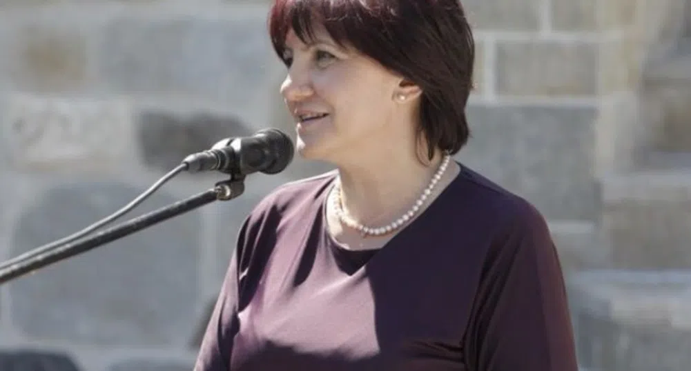 Караянчева даде достъп на медиите до депутатите