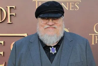 Писателят, който печели милиони, но кара стара Mazda