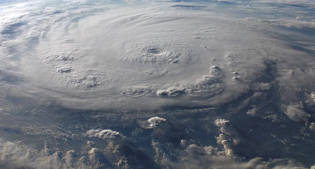 Източното крайбрежие на Щатите се готви за урагана Хенри