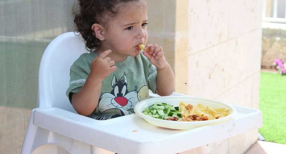 Защо никога не бива да принуждаваме децата си да се хранят?