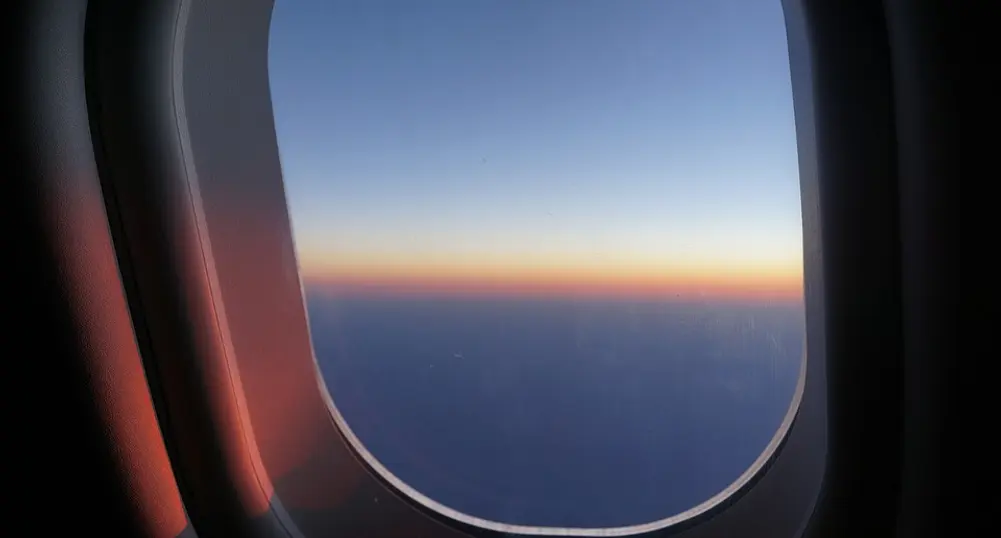 Boeing 777 се запали в небето над Лос Анджелис (видео)