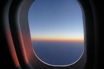 Boeing 777 се запали в небето над Лос Анджелис (видео)