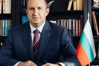Радев: В тежки времена езикът е нишката към свободата
