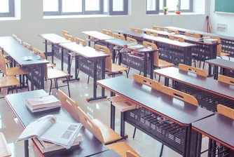 МОН с нови препоръки: Учителите с маски и на тестове всяка седмица