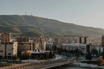 Северна Македония въвежда полицейски час