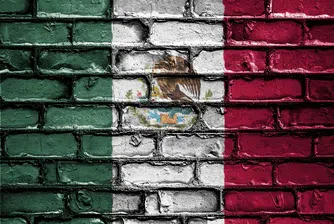 Мексико продава президентския самолет, за да бори миграцията