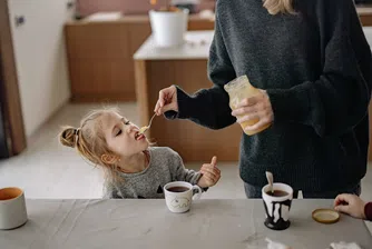 Чаена лъжичка мед сутрин извежда токсините и побеждава стреса