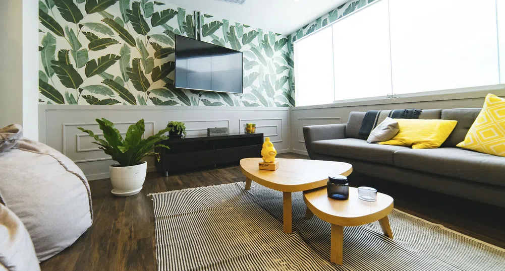 Близо 50 на сто от младите хора у нас живеят с родителите си