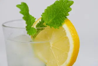 Какво се случва с тялото ви, когато пиете твърде големи количества вода?