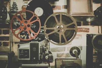 Малките кина отварят до дни, театър на открито още от утре