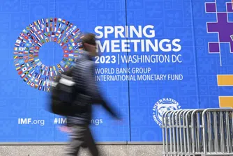 Експерт по фискалните въпроси на МВФ предупреди за „примката на гибелта“