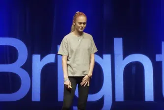 19-годишна печели стотици хиляди, като кръщава китайски бебета