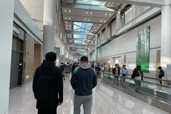 Руснак живее 4 месеца на летището в Сеул, за да не воюва в Украйна