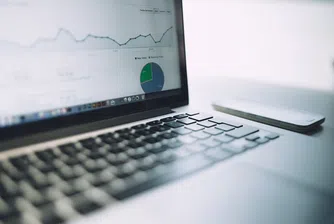 Икономическият спад в еврозоната продължава да се забавя