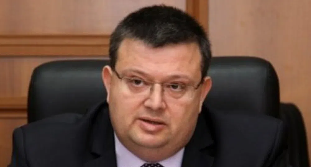 Цацаров: КПКОНП е отнела 37 имота и 119 МПС през 2019 г.