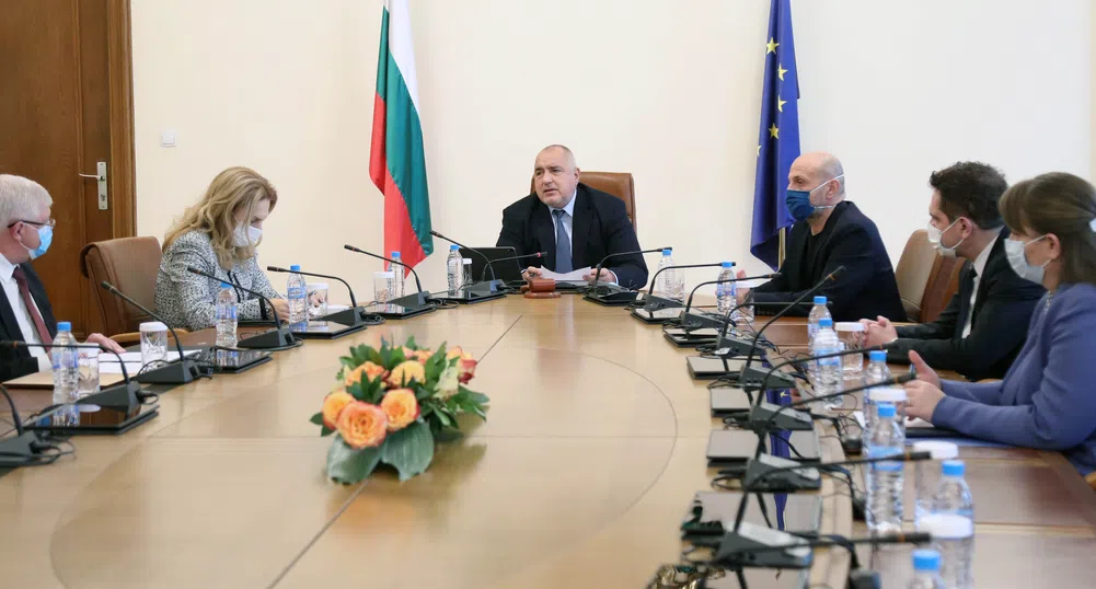 4500 работодатели с месечна помощ по 
по инструмента SURE през пандемията