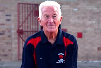 80-годишен футболист се готви да окачи бутонките