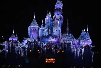 Защо Барак Обама беше изхвърлен от Дисниленд?