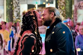 Дойде ли краят на целувките пред камера?