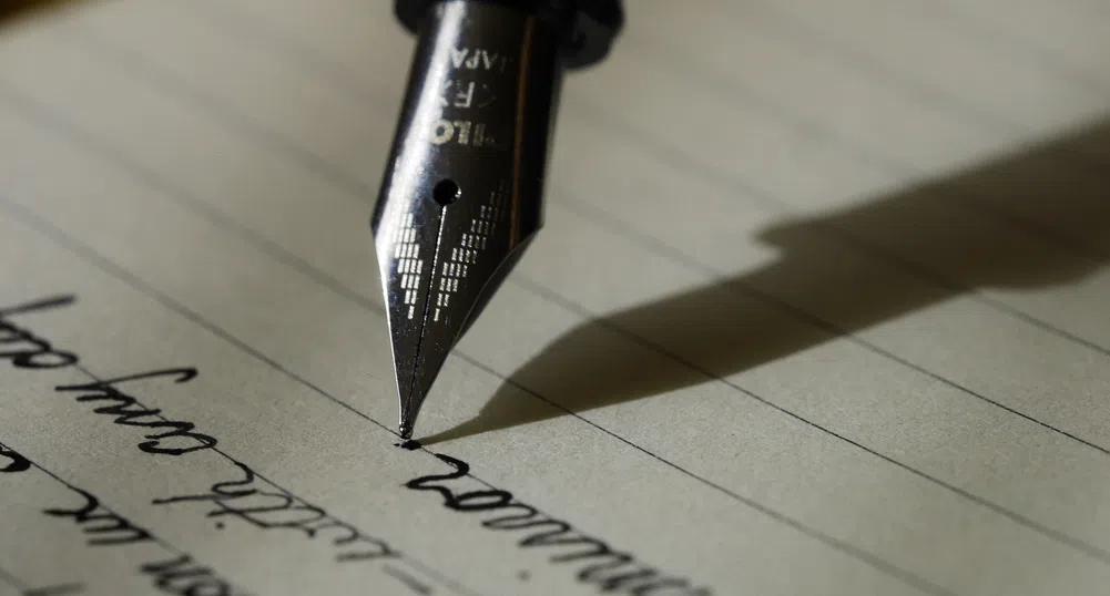 Издирват получателка на писмо, пътувало 49 г. от САЩ до България