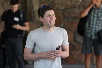 Пуловери с цип, грейки, тениски: В гардероба на летния лагер за милиардери