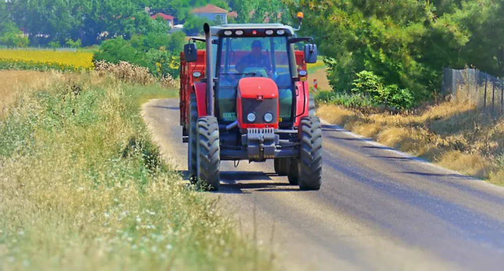 Фермери излизат на протест с техниката