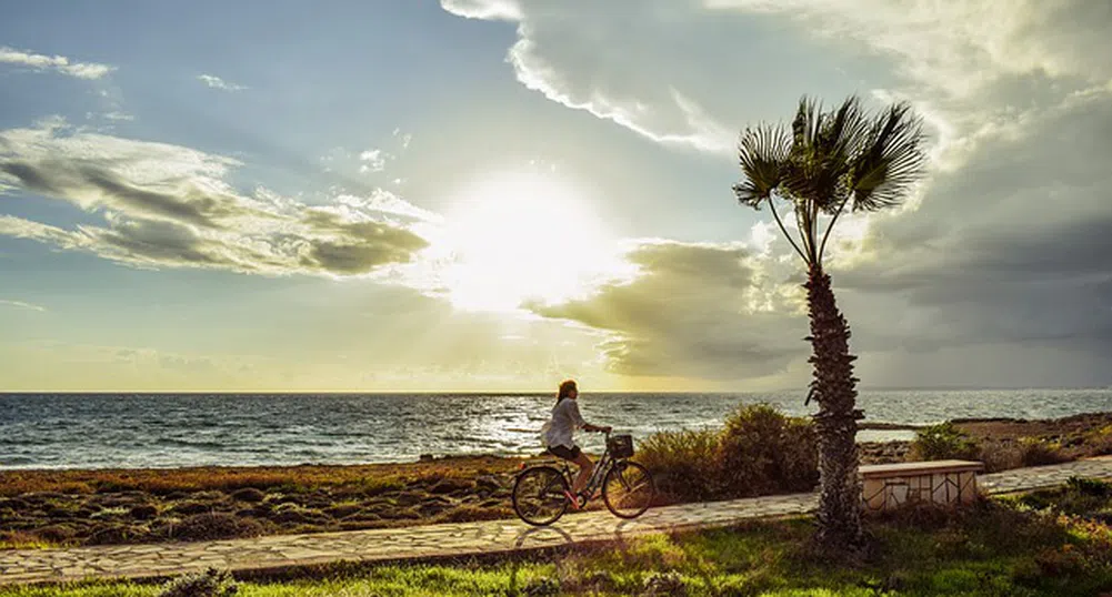 Слънчева и топла неделя