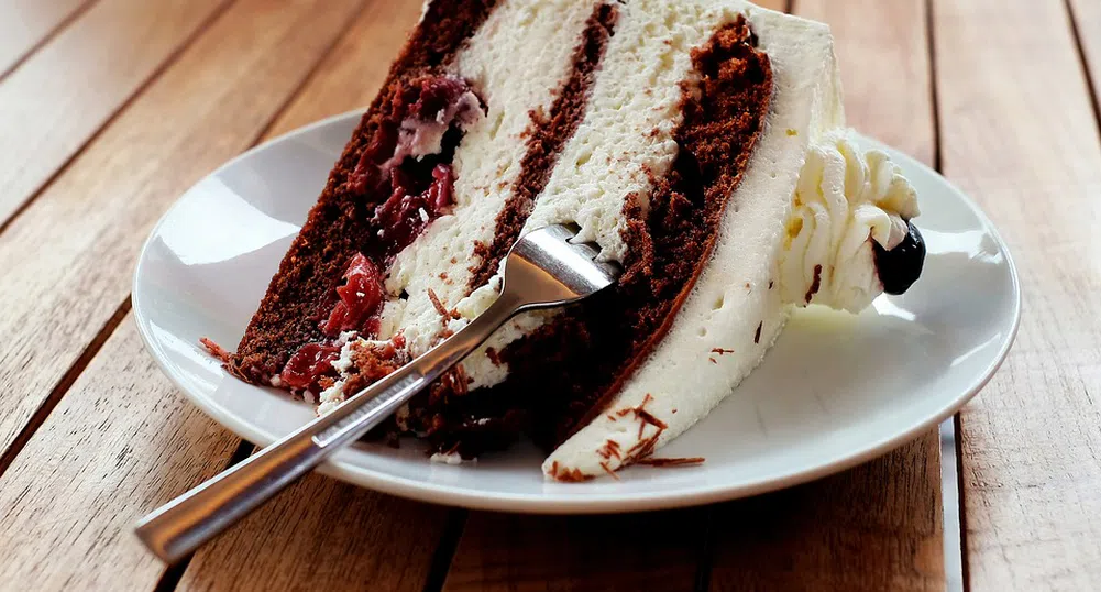 Защо да позволите на децата си да изядат десерта преди вечерята?