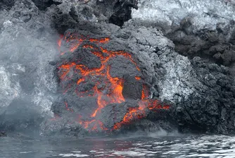 Лава потече от нова пукнатина на вулкана на остров Ла Палма (видео)