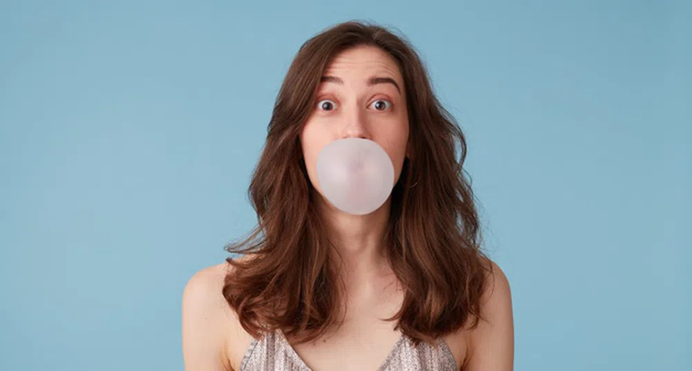 Какво точно се случва, ако глътнете дъвка?