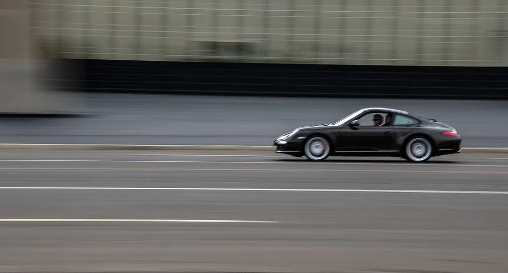 Президентът на Туркменистан забрани черните коли, предпочита бели