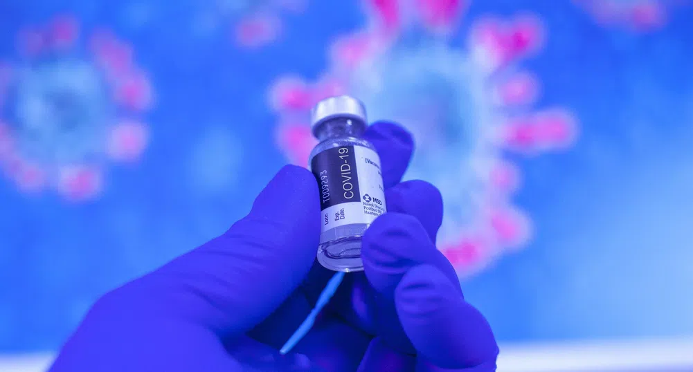 Новите случаи на COVID-19 с лек спад, хоспитализираните са над 2000