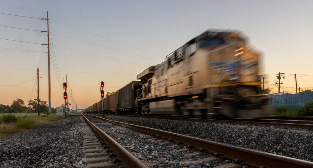 Товарен влак с амоняк дерайлира в Сърбия, десетки обгазени