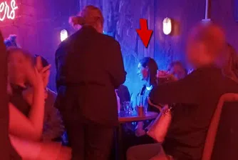 Финланският премиер танцува и пие бира, след контакт със заразен