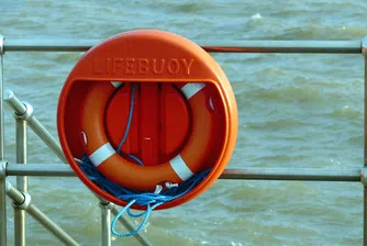 Продължава спасителната операция на горящия ферибот до Корфу