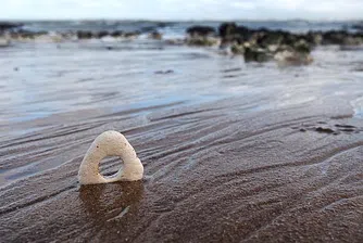 Защо някои вярват, че камъните с дупка са магически?