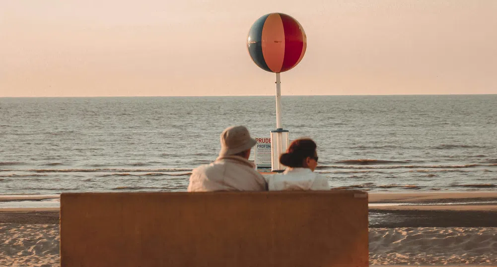 Франция забранява пушенето на плажове, в обществени паркове и гори