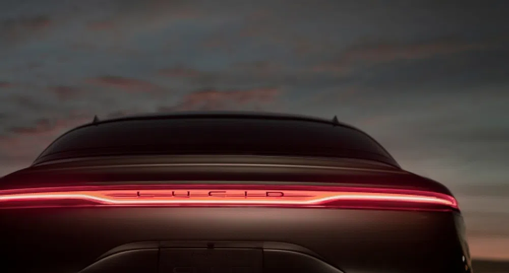 Разкошен седан с 1000 к.с.