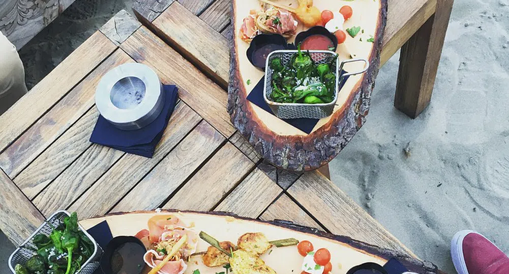 Част от мерките срещу разпространението на COVID-19 се разхлабват от днес