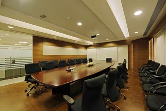 Тези шефове получават хиляди пъти повече от служителите си