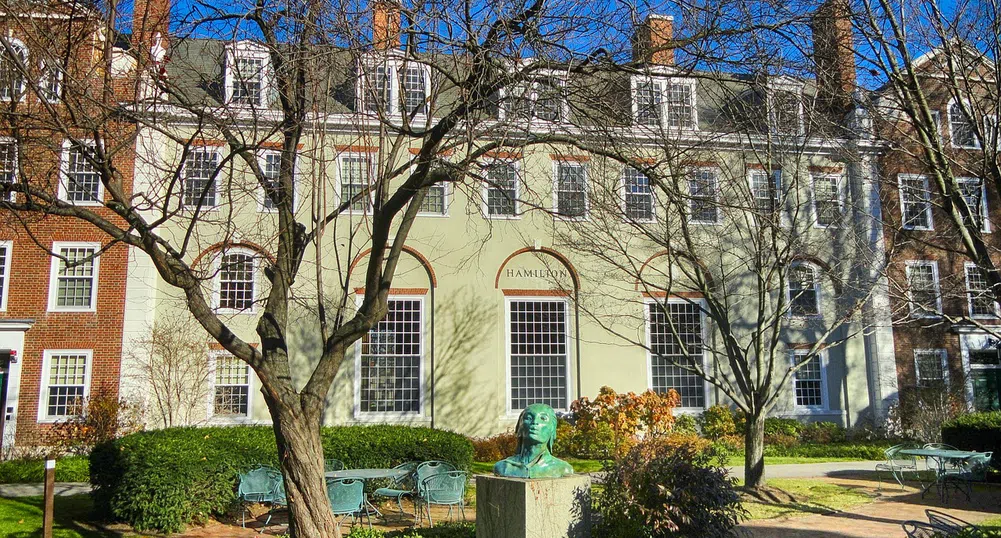 Скандал в Харвард, бизнесмен платил 1.5 млн. долара за синовете си