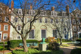 Скандал в Харвард, бизнесмен платил 1.5 млн. долара за синовете си